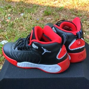 Jordan JUMPMAN  US size 6.5Y
